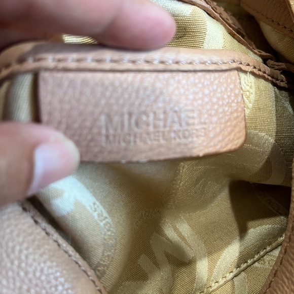 MICHAEL KORS LEATHER HOBO - Picture 13 of 16